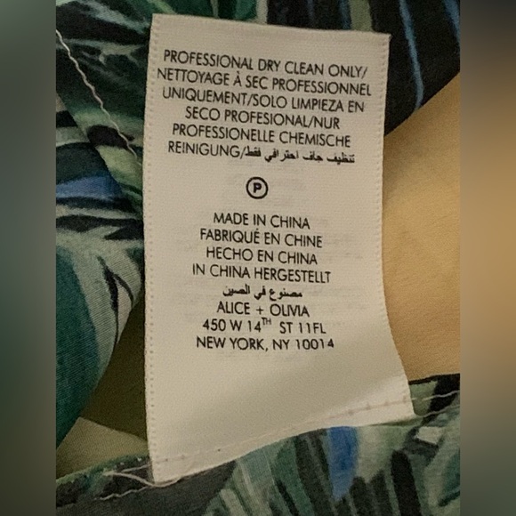 NWT Alice + Olivia Willa 100% Silk Graphic Shirt Size Medium Palm Beach Print - Picture 8 of 16